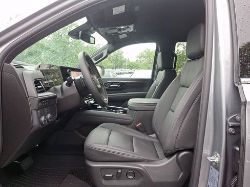 Used 2025 Chevrolet Tahoe LT w/ Comfort Package RWD image 13