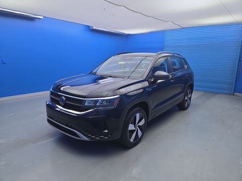 Used 2023 Volkswagen Taos S w/ Driver Assistance Package AWD/4WD image 4