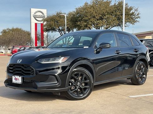 Used 2025 Honda HR-V Sport image 2
