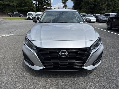 Used 2024 Nissan Altima 2.5 S FWD image 2