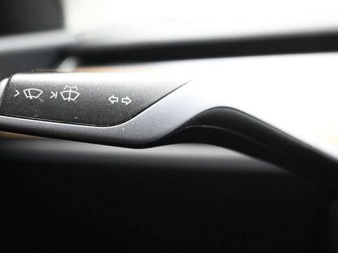 Used 2021 Tesla Model Y Long Range AWD/4WD image 21