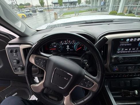 Used 2017 GMC Sierra 2500 Denali w/ Duramax Plus Package AWD/4WD image 6