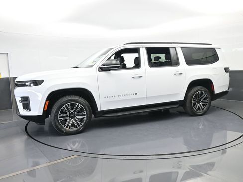 New 2026 Jeep Grand Wagoneer L 2WD image 2