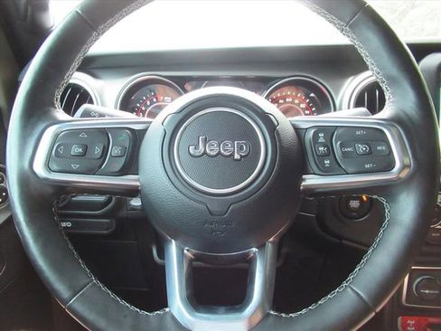 Used 2020 Jeep Gladiator Rubicon w/ Dual Top Group AWD/4WD image 23