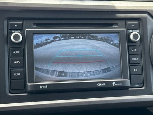 Used 2018 Toyota Tacoma SR5 RWD image 20