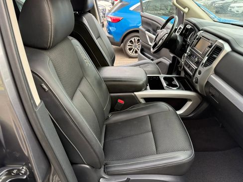 Used 2019 Nissan Titan PRO-4X image 37
