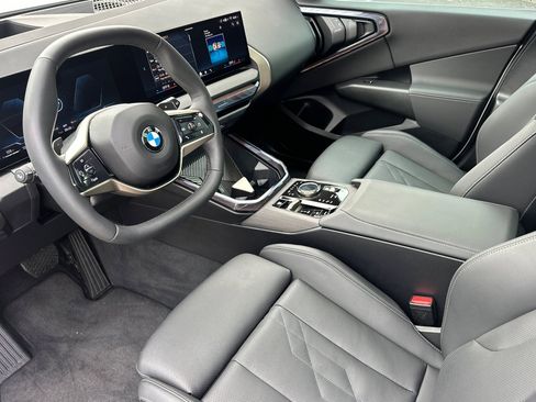 Used 2025 BMW X3 xDrive30i w/ Premium Package image 11