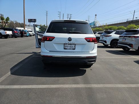 Used 2022 Volkswagen Tiguan S image 11