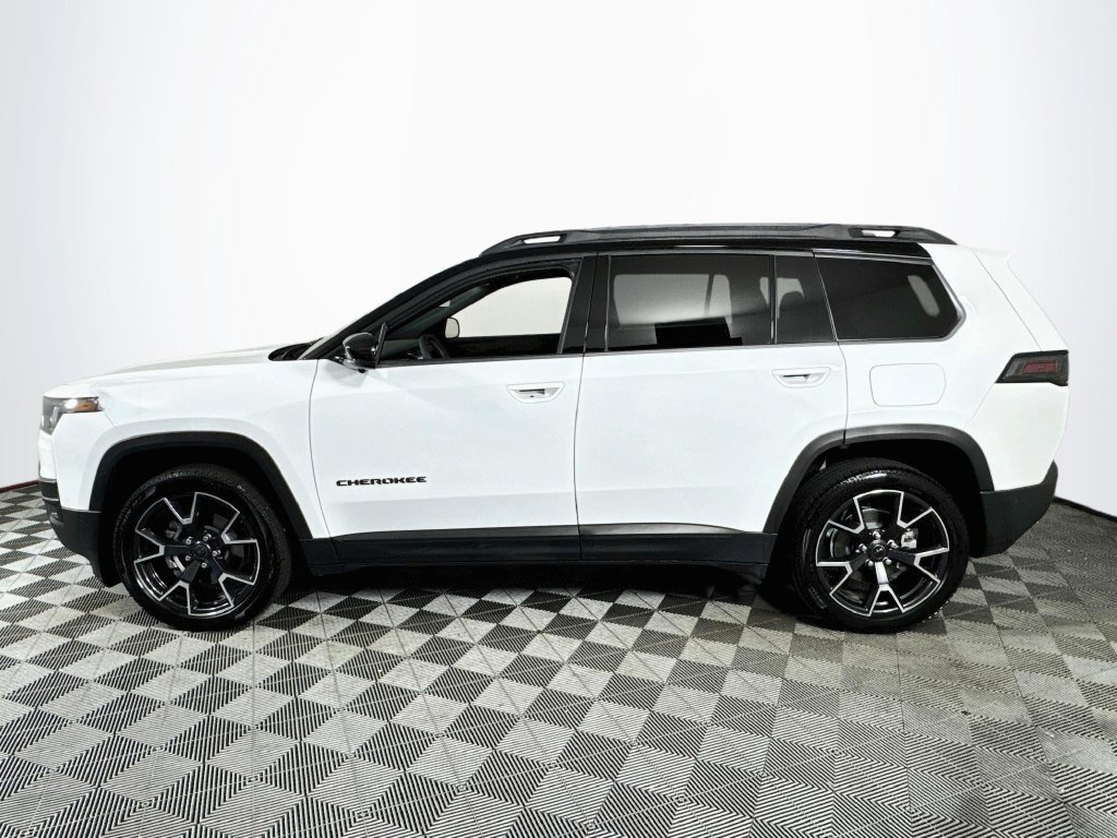 Used 2026 Jeep Cherokee Overland w/ Advanced Pro Tech Group AWD/4WD image 4