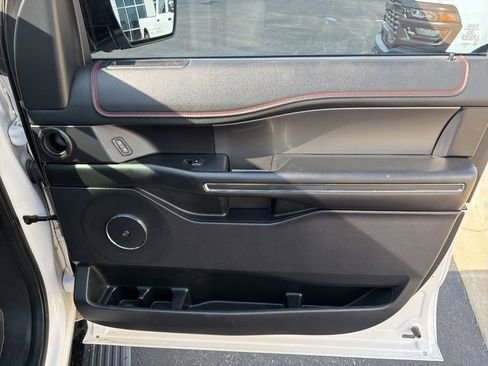 Used 2019 Ford Expedition Limited w/ Equipment Group 303A AWD/4WD image 33