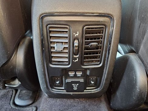 Used 2016 Jeep Grand Cherokee Limited w/ Luxury Group II RWD image 8