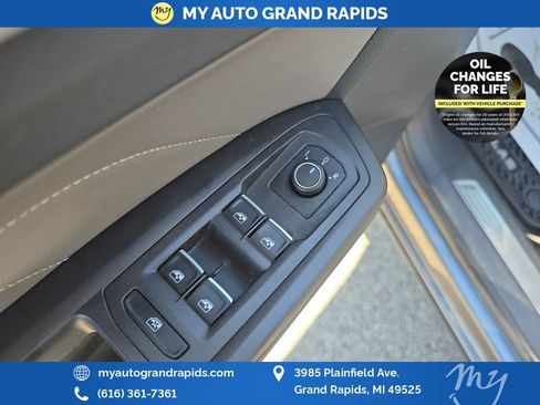 Used 2023 Volkswagen Atlas SEL R-Line AWD/4WD image 11