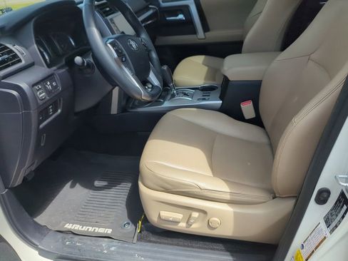 Used 2020 Toyota 4Runner Limited AWD/4WD image 32