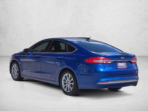 Used 2017 Ford Fusion SE w/ Fusion SE Technology Package image 8