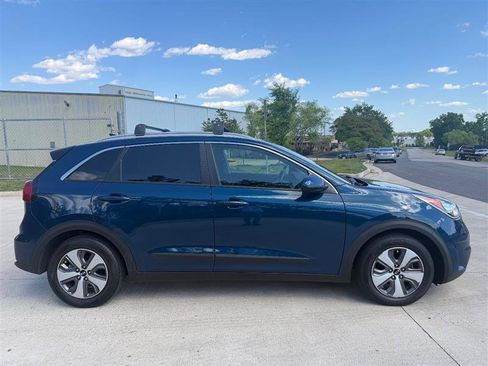 Used 2019 Kia Niro LX FWD image 8