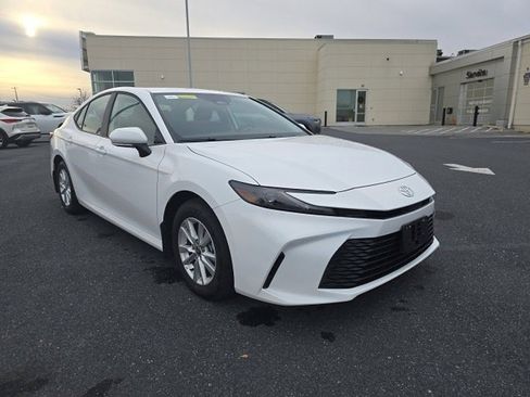 Used 2025 Toyota Camry XSE image 1