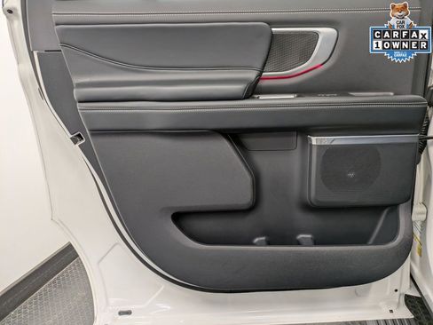 Used 2025 Ford Expedition Max Platinum w/ Stealth Appearance Package image 22