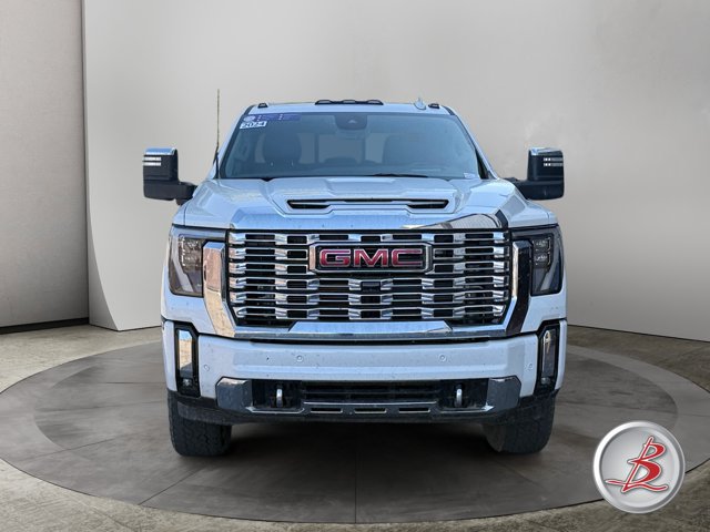 Used 2024 GMC Sierra 2500 Denali w/ Technology Package AWD/4WD image 2