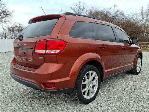 Used 2013 Dodge Journey SXT w/ Flexible Seating Group image 9