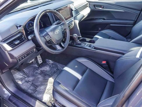 Used 2025 Toyota Camry SE image 16