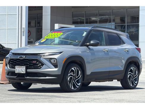 Used 2024 Chevrolet TrailBlazer RS w/ Convenience Package AWD/4WD image 8
