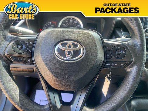 Used 2022 Toyota Corolla LE FWD image 28