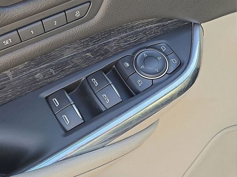 Used 2023 Cadillac XT4 Premium Luxury image 24