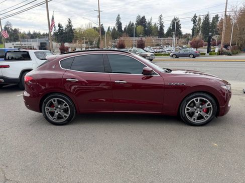 Used 2017 Maserati Levante w/ Sport Package AWD/4WD image 11