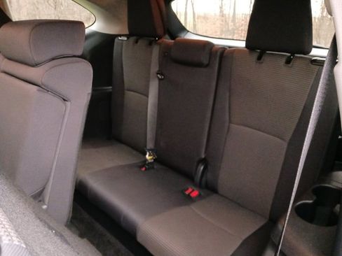 Used 2024 Toyota Highlander LE image 27