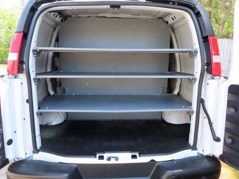 Used 2021 Chevrolet Express 2500 RWD image 23