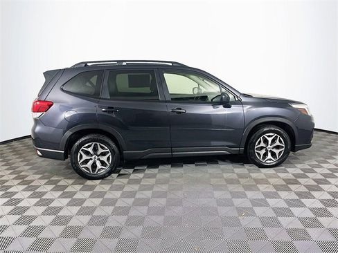 Used 2019 Subaru Forester Premium w/ All-Weather Package image 9