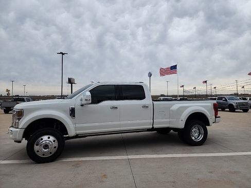 Used 2022 Ford F450 Platinum w/ FX4 Off-Road Package image 5