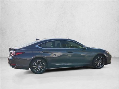 Used 2025 Lexus ES 300h w/ Premium Package FWD image 4