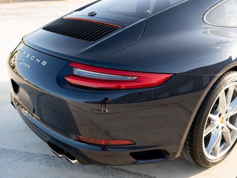 Used 2017 Porsche 911 Carrera RWD image 16