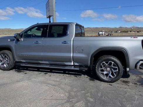 New 2026 GMC Sierra 1500 SLT image 6