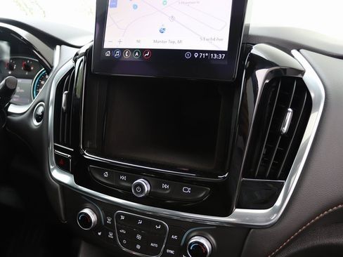 Used 2020 Chevrolet Traverse RS image 33