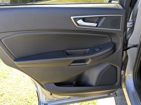 Used 2021 Ford Edge SEL w/ Convenience Package image 26