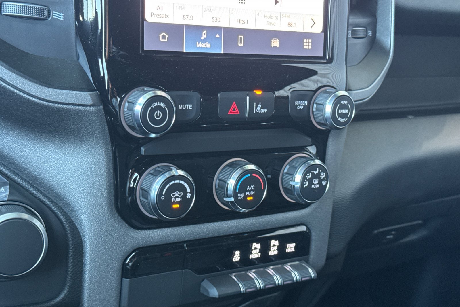 New 2026 RAM 1500 Express RWD image 18