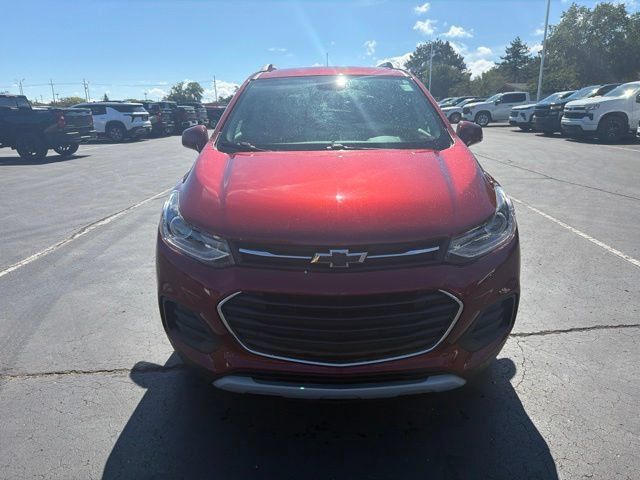 Used 2021 Chevrolet Trax LT w/ Driver Confidence Package FWD image 3