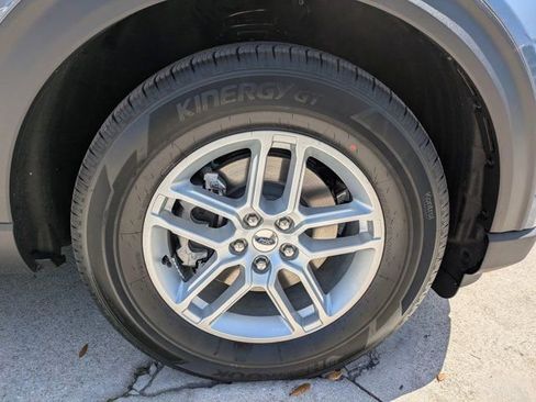 New 2026 Ford Explorer Active image 10