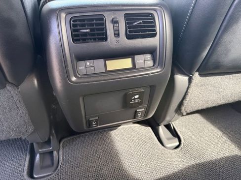 Used 2015 Nissan Pathfinder SL w/ SL Premium Package FWD image 16