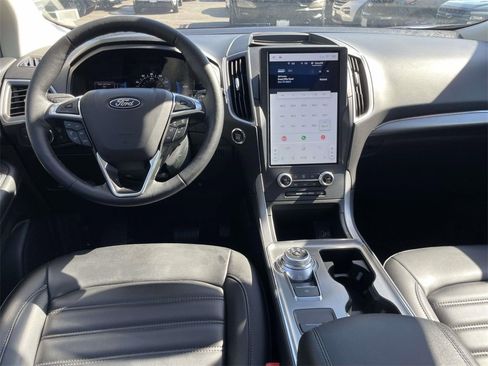 Used 2022 Ford Edge SEL w/ Convenience Package image 14