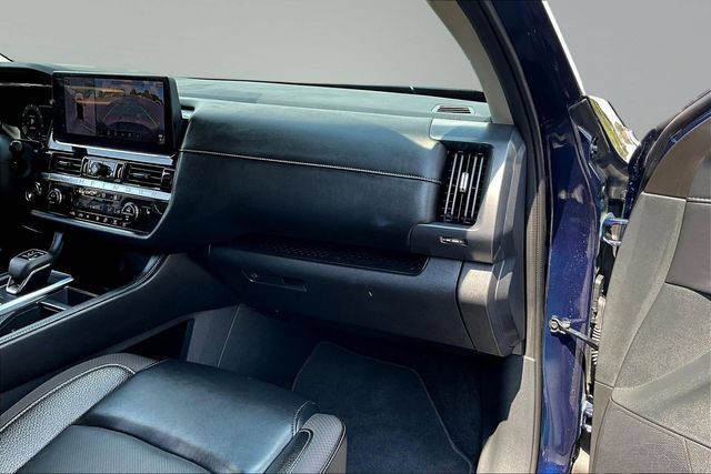Used 2026 Nissan Pathfinder SL FWD image 27