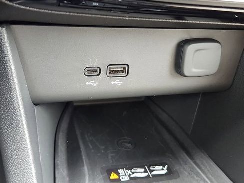 Used 2025 Buick Encore GX Sport Touring w/ Advanced Technology Package image 22