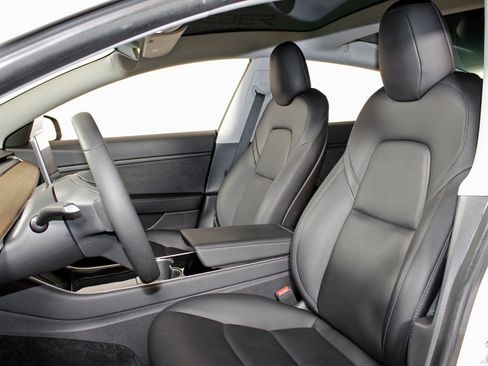 Used 2020 Tesla Model 3 Performance image 5