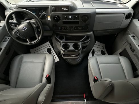 Used 2025 Ford E-350 and Econoline 350 Super Duty w/ Power Equipment Group image 31