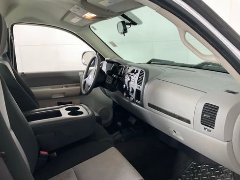 Used 2009 GMC Sierra 1500 W/T w/ SL Package image 27