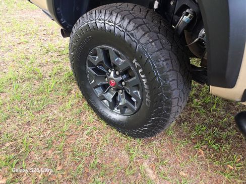 Used 2017 Toyota Tacoma TRD Off-Road w/ Tow Package (A/T) AWD/4WD image 31