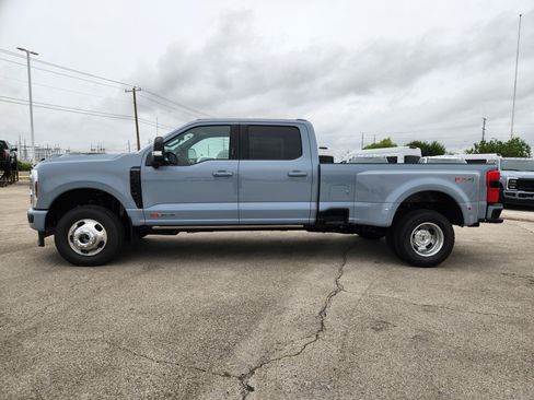 New 2026 Ford F350 Platinum AWD/4WD image 3