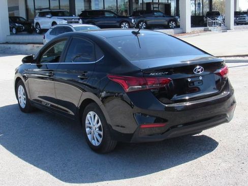 Used 2022 Hyundai Accent SEL image 4